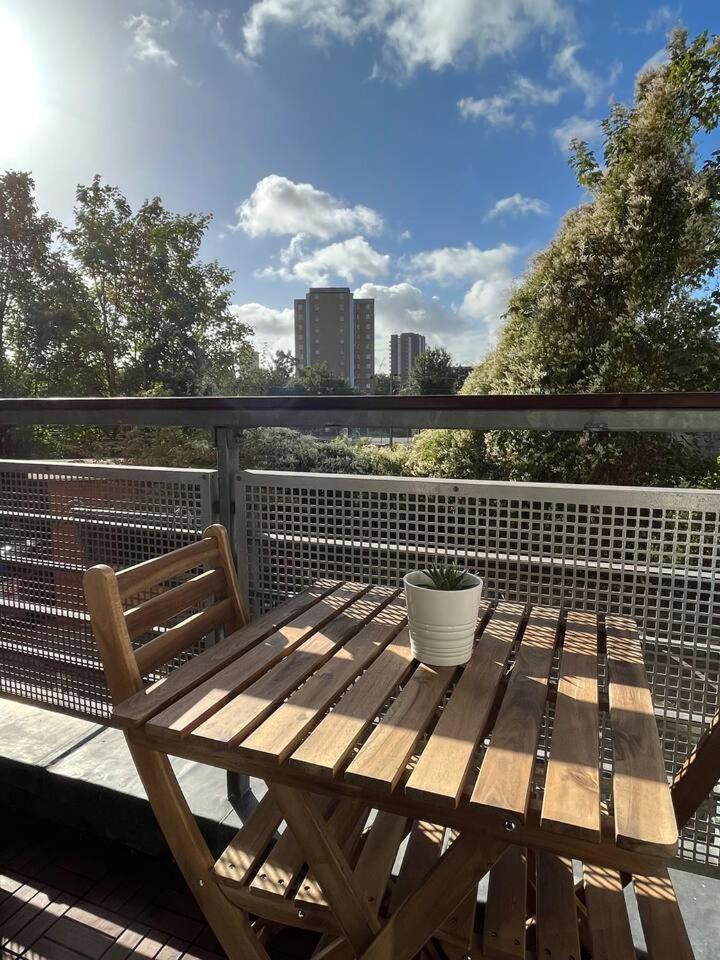 Vibrant & Modern 1Bd Flat - Hackney Apartman London Kültér fotó